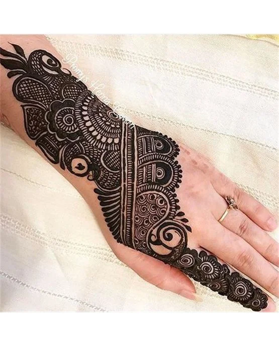 Hatch Blend Composition Using Simple Full Hand Mehndi Design Hatch Blend Composition Using Simple Full Hand Mehndi Design